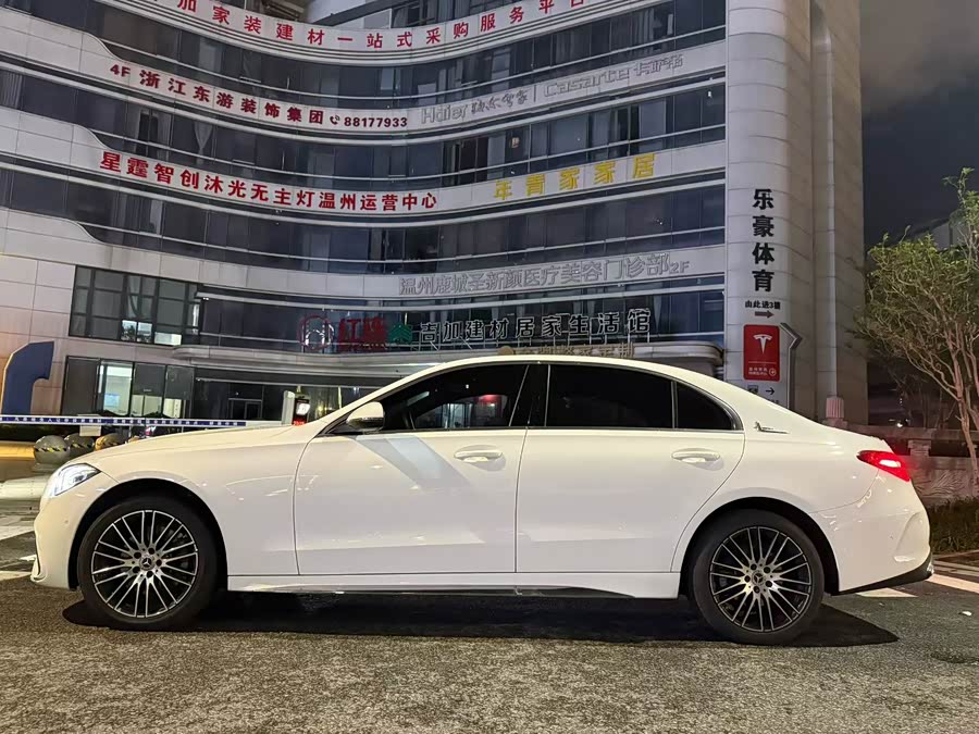 Mercedes-Benz C-Class 2023 C 260 L Sport Edition - zdjęcie 3