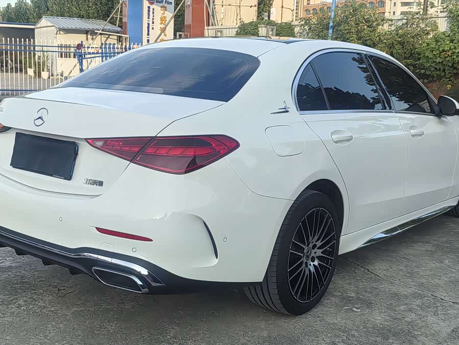 Mercedes-Benz C-Class 2025 C 260 L Sport Edition - zdjęcie 11