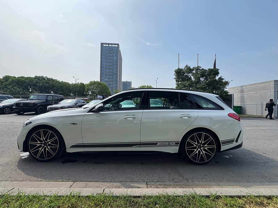 Mercedes-Benz C-Class AMG 2024 AMG C 43 4MATIC Station Wagon Special Edition - zdjęcie 14