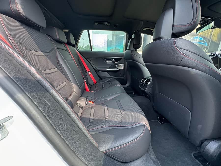 Mercedes-Benz C-Class AMG 2024 AMG C 43 4MATIC Station Wagon Special Edition - zdjęcie 18