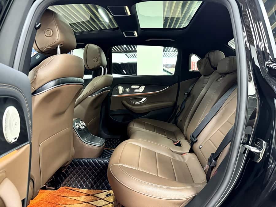 Mercedes-Benz E-Class 2023 Facelift E 300 L Luxury - zdjęcie 12