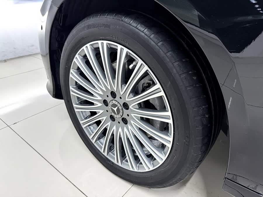 Mercedes-Benz E-Class 2023 Facelift E 300 L Luxury - zdjęcie 20