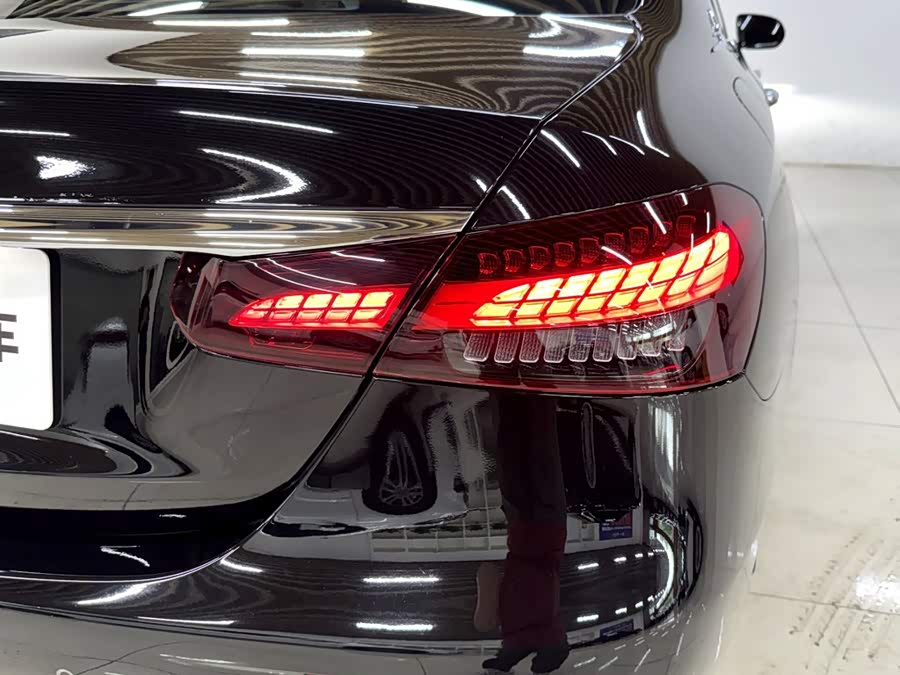 Mercedes-Benz E-Class 2023 Facelift E 300 L Luxury - zdjęcie 7