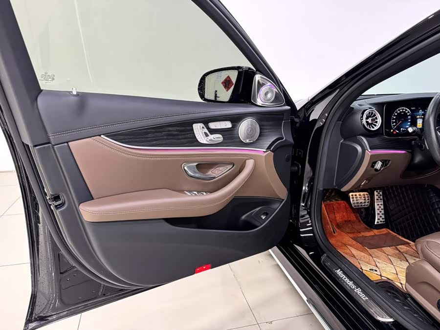 Mercedes-Benz E-Class 2023 Facelift E 300 L Luxury - zdjęcie 8