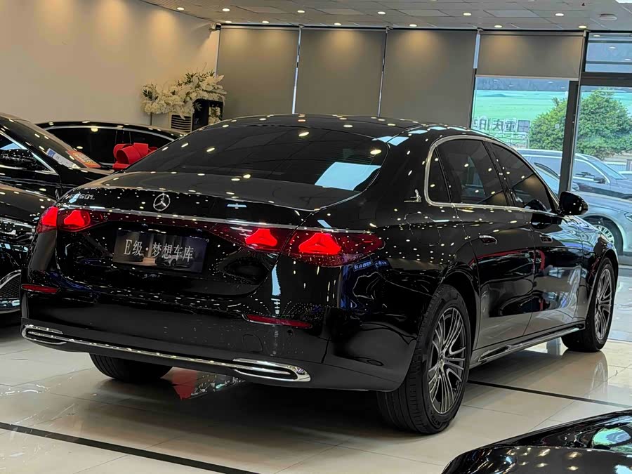Mercedes-Benz E-Class 2024 E 260 L - zdjęcie 15