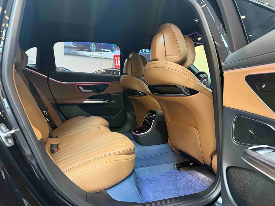 Mercedes-Benz E-Class 2024 E 260 L - zdjęcie 16