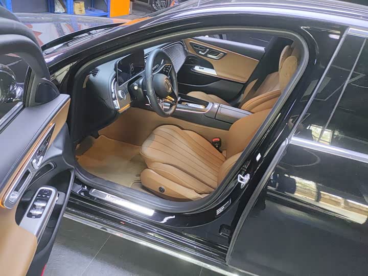 Mercedes-Benz E-Class 2025 E 300 L Fashion - zdjęcie 9