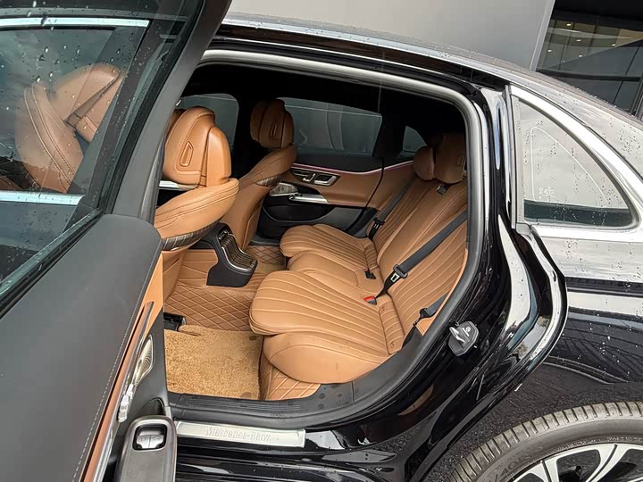 Mercedes-Benz E-Class 2025 E 300 L Luxury - zdjęcie 20