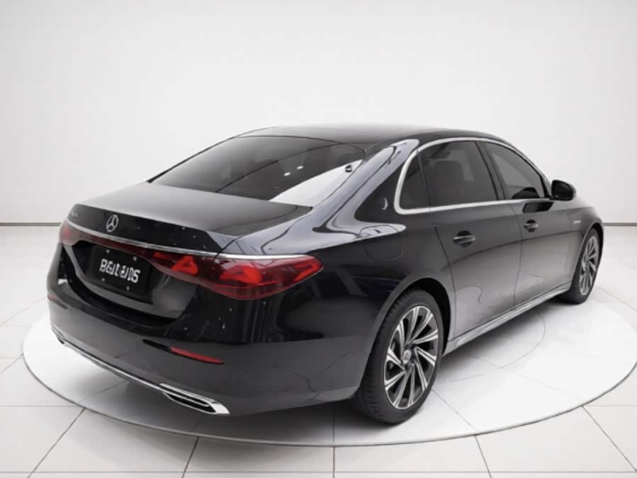 Mercedes-Benz E-Class 2025 E 300 L Luxury - zdjęcie 4