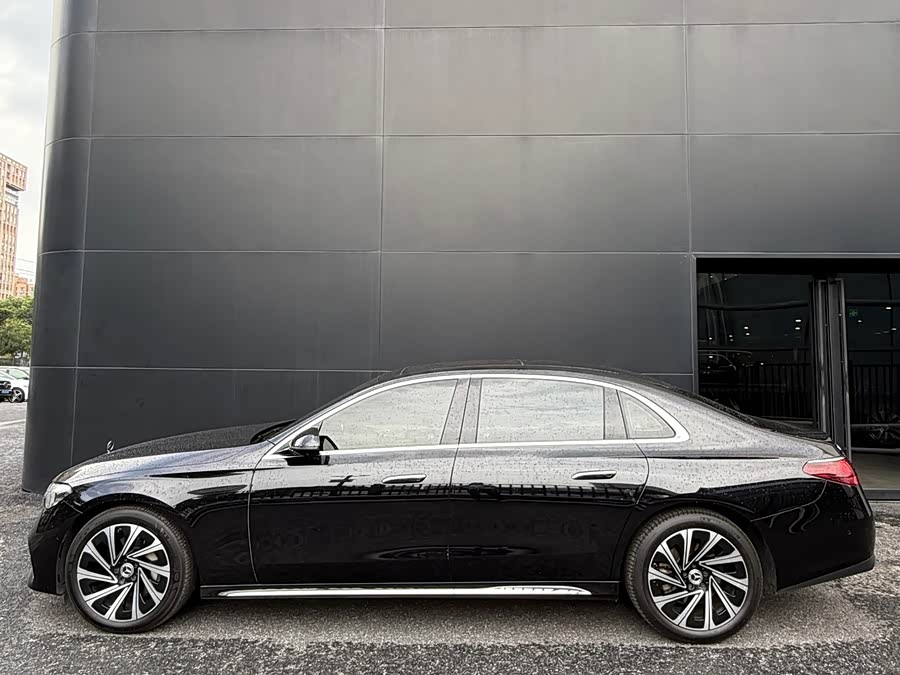 Mercedes-Benz E-Class 2025 E 300 L Luxury - zdjęcie 8