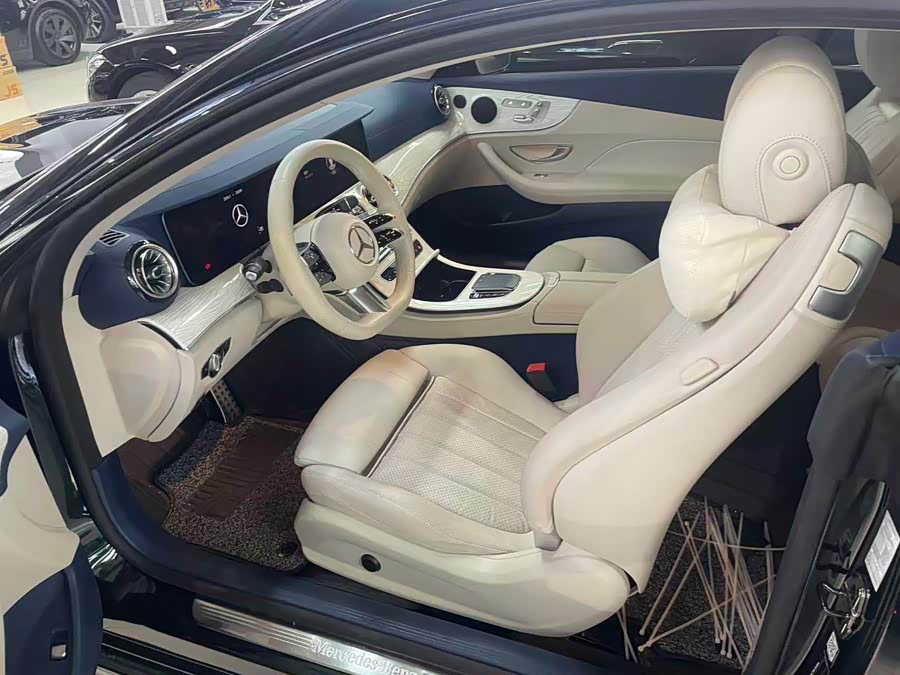 Mercedes-Benz E-Class (Imported) 2023 E 260 Coupe - zdjęcie 12