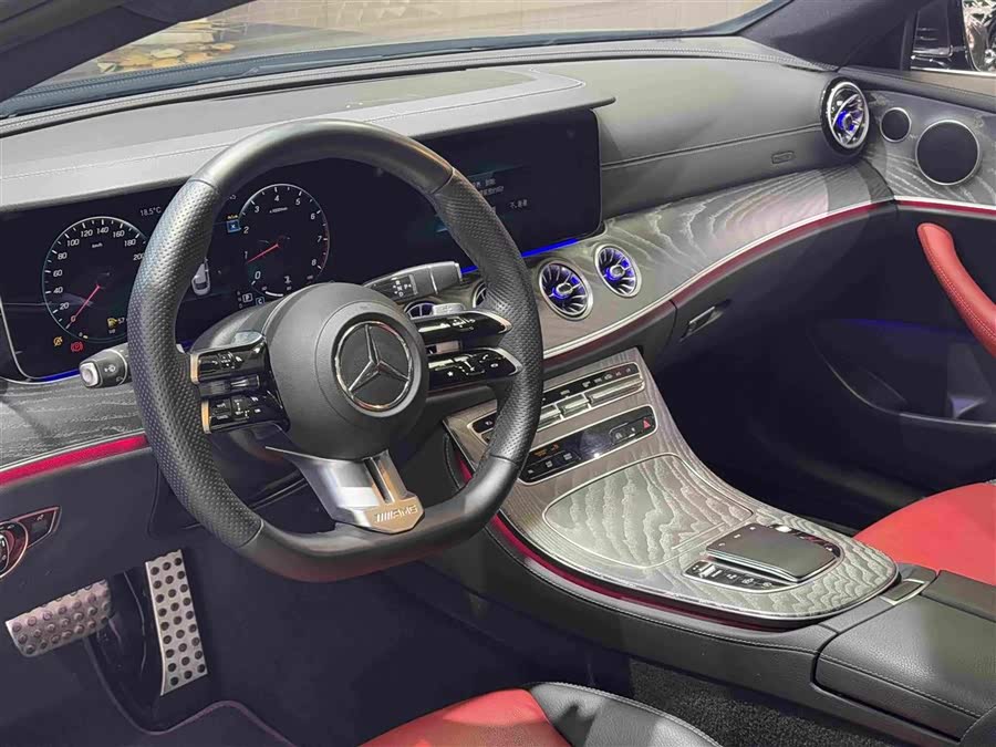 Mercedes-Benz E-Class (Imported) 2023 E 260 Coupe - zdjęcie 13