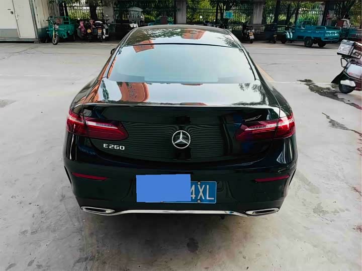 Mercedes-Benz E-Class (Imported) 2023 E 260 Coupe - zdjęcie 16