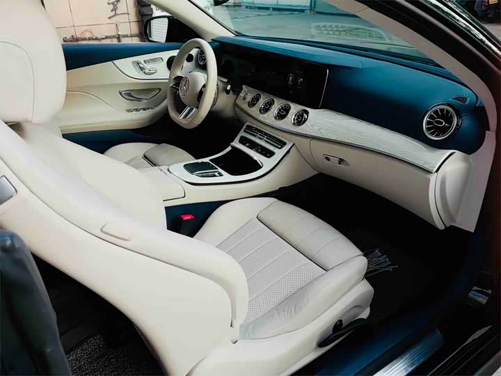 Mercedes-Benz E-Class (Imported) 2023 E 260 Coupe - zdjęcie 18