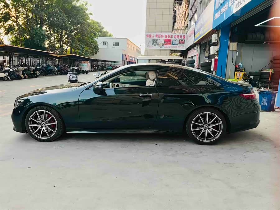 Mercedes-Benz E-Class (Imported) 2023 E 260 Coupe - zdjęcie 3
