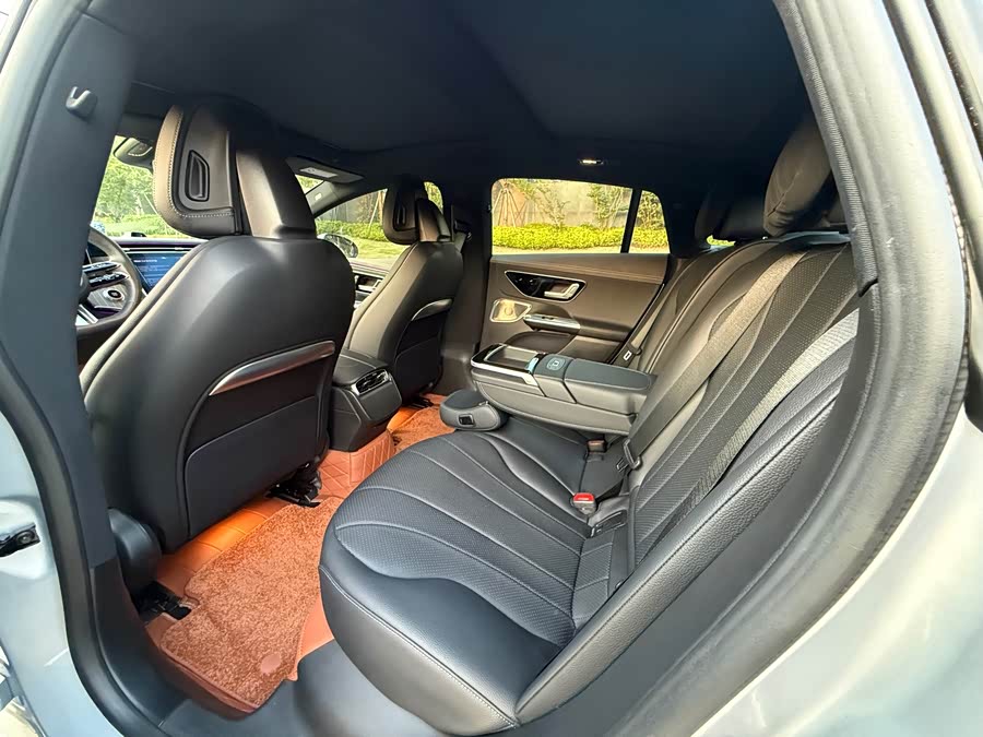 Mercedes-Benz EQE 2022 350 Pioneer Edition - zdjęcie 12