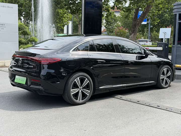 Mercedes-Benz EQE 2025 500 4MATIC Luxury Edition - zdjęcie 16
