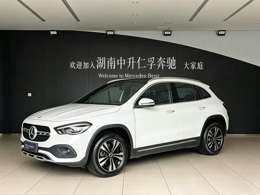 Mercedes-Benz GLA 220