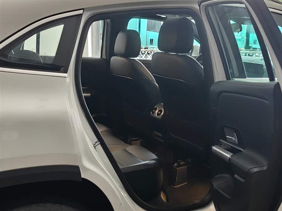 Mercedes-Benz GLA 220 - zdjęcie 11