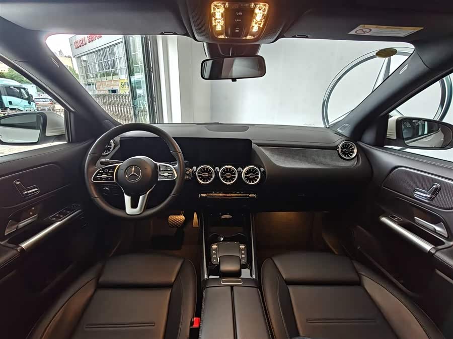 Mercedes-Benz GLA 220 - zdjęcie 8