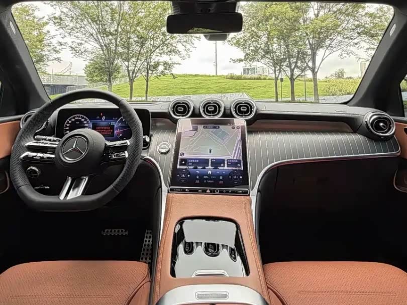 Mercedes-Benz GLC 2023 Facelift GLC 300 L 4MATIC Dynamic Edition 5-Seater - zdjęcie 15