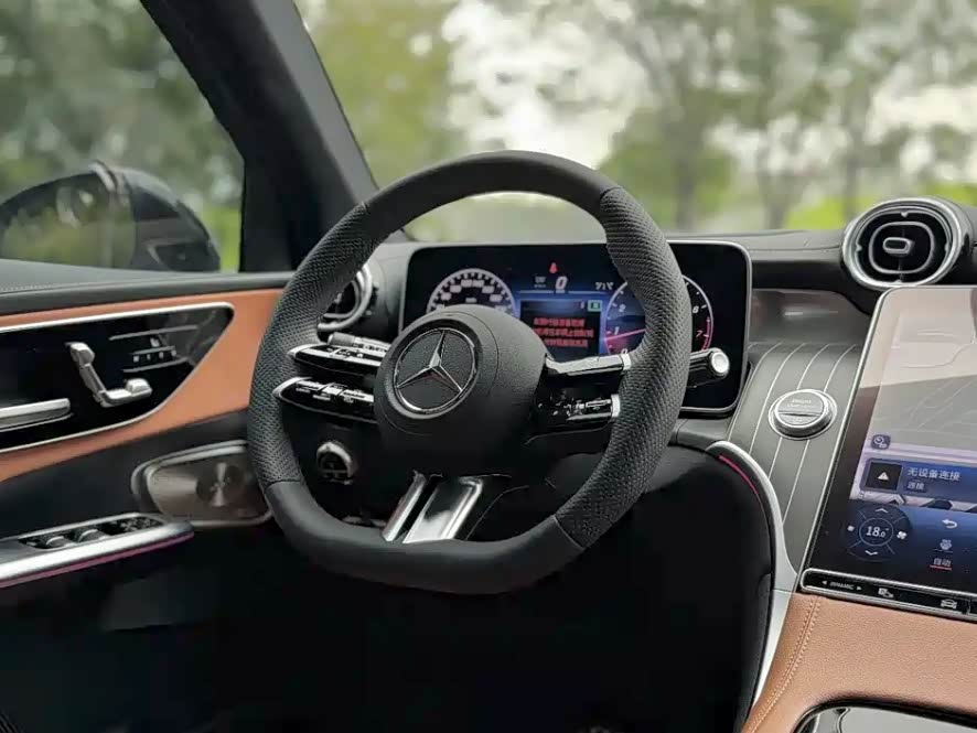Mercedes-Benz GLC 2023 Facelift GLC 300 L 4MATIC Dynamic Edition 5-Seater - zdjęcie 16
