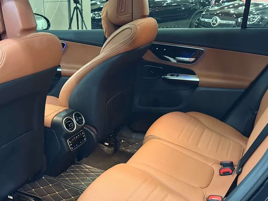 Mercedes-Benz GLC 2024 GLC 260 L 4MATIC Dynamic 5-seater - zdjęcie 4