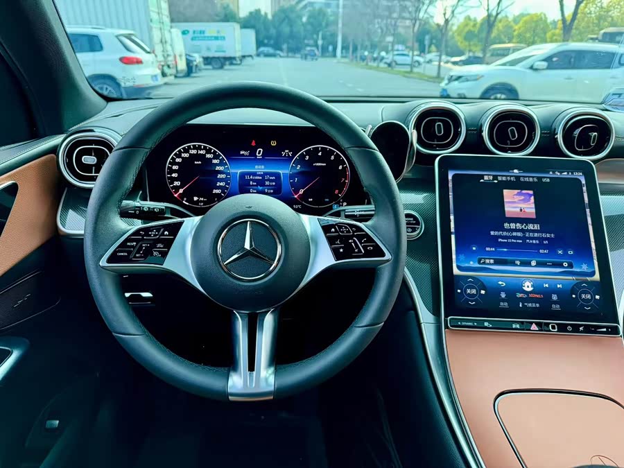 Mercedes-Benz GLC 2024 GLC 300 L 4MATIC Dynamic Type 5-Seater - zdjęcie 3