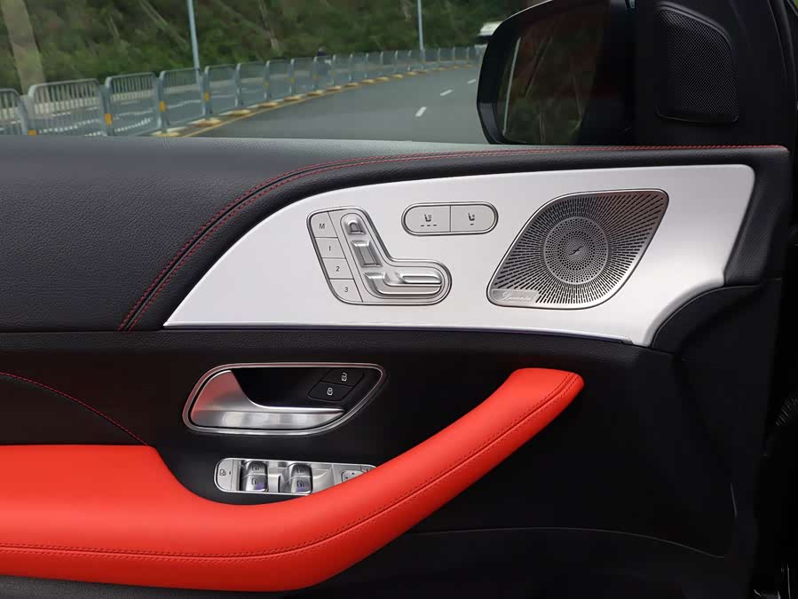 Mercedes-Benz GLE AMG 2023 AMG GLE 53 4MATIC+ - zdjęcie 14