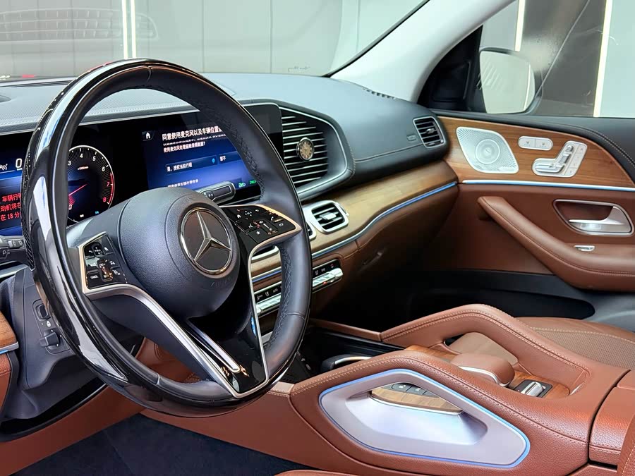 Mercedes-Benz GLS 2024 GLS 450 4MATIC Luxury - zdjęcie 4