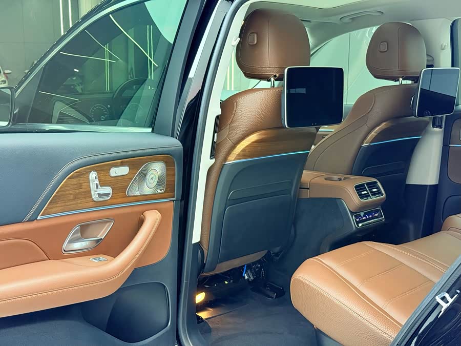 Mercedes-Benz GLS 2024 GLS 450 4MATIC Luxury - zdjęcie 9