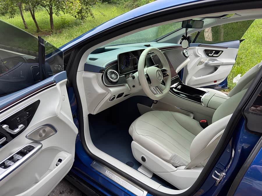 Mercedes EQE 2022 350 Special Edition - zdjęcie 7