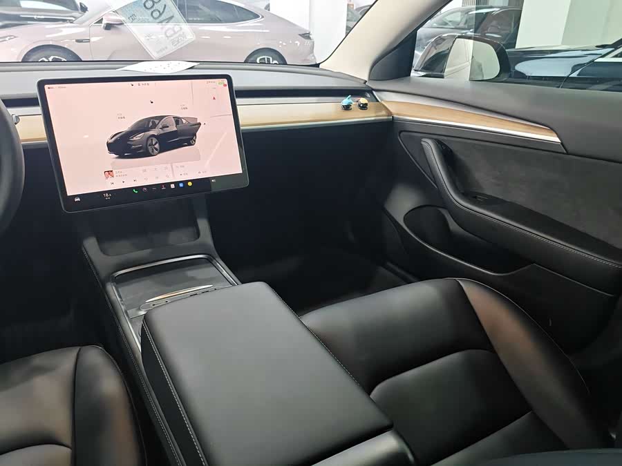 Model 3 2022 RWD - zdjęcie 14