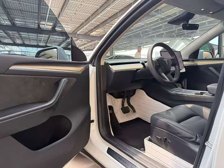 Model Y 2022 Facelift RWD - zdjęcie 12