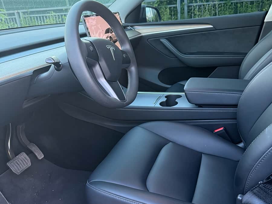 Model Y 2022 Facelift RWD - zdjęcie 12