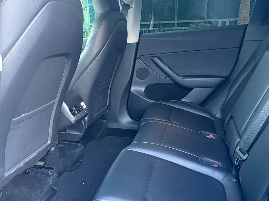 Model Y 2022 Facelift RWD - zdjęcie 13