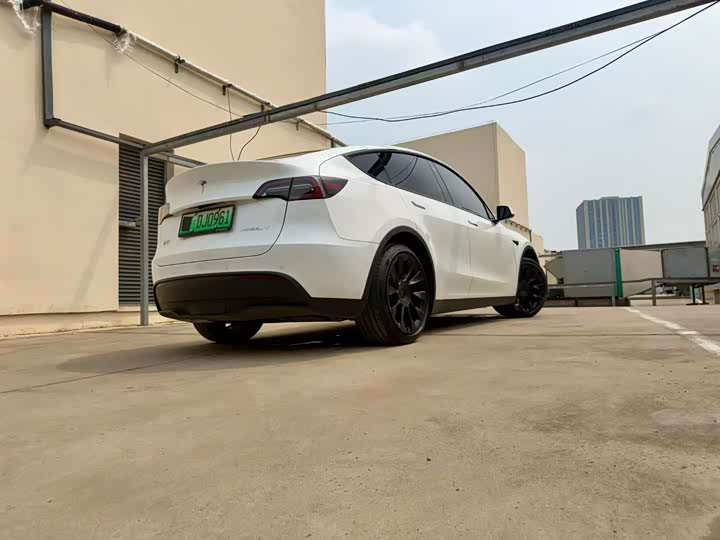 Model Y 2022 Facelift RWD - zdjęcie 17