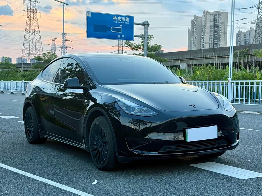 Model Y 2022 Facelift RWD - zdjęcie 3