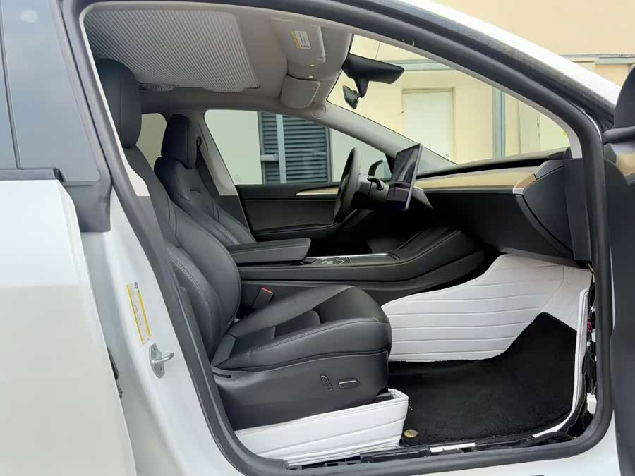 Model Y 2022 Facelift RWD - zdjęcie 5