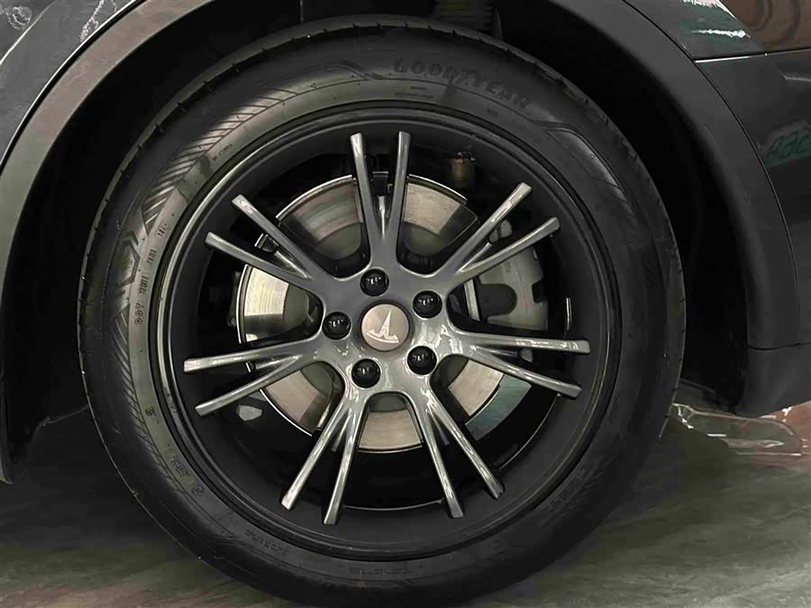 Model Y 2024 RWD - zdjęcie 14