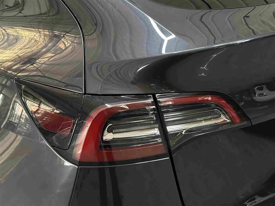 Model Y 2024 RWD - zdjęcie 15