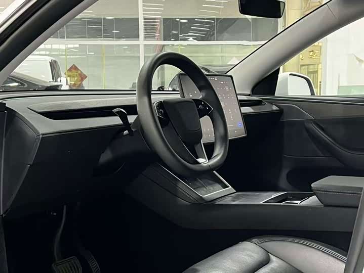 Model Y 2025 Long Range AWD - zdjęcie 11
