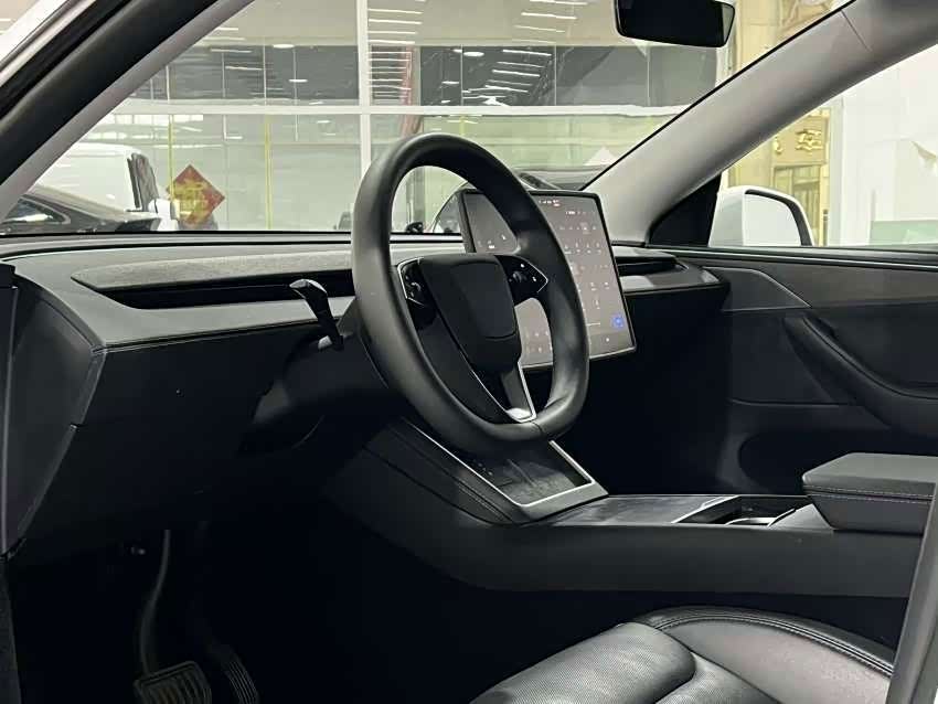 Model Y 2025 Long Range AWD - zdjęcie 5