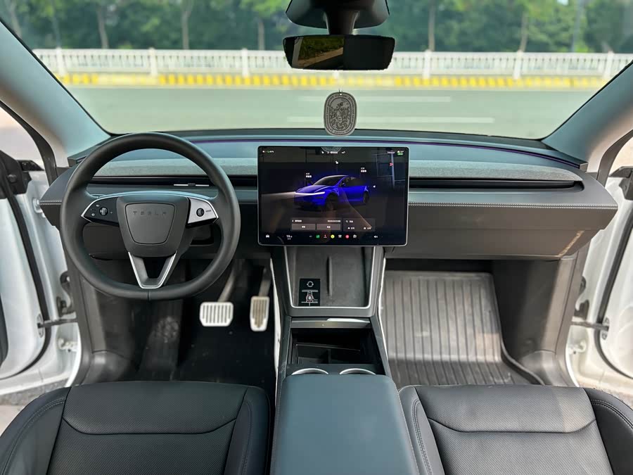 Model Y 2025 RWD - zdjęcie 13