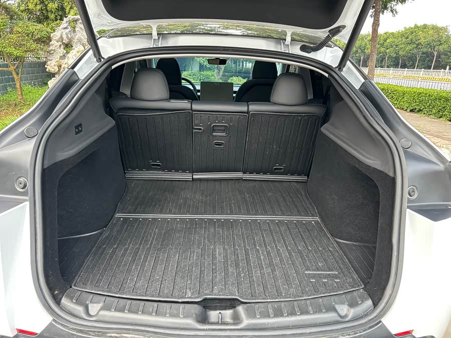 Model Y 2025 RWD - zdjęcie 17