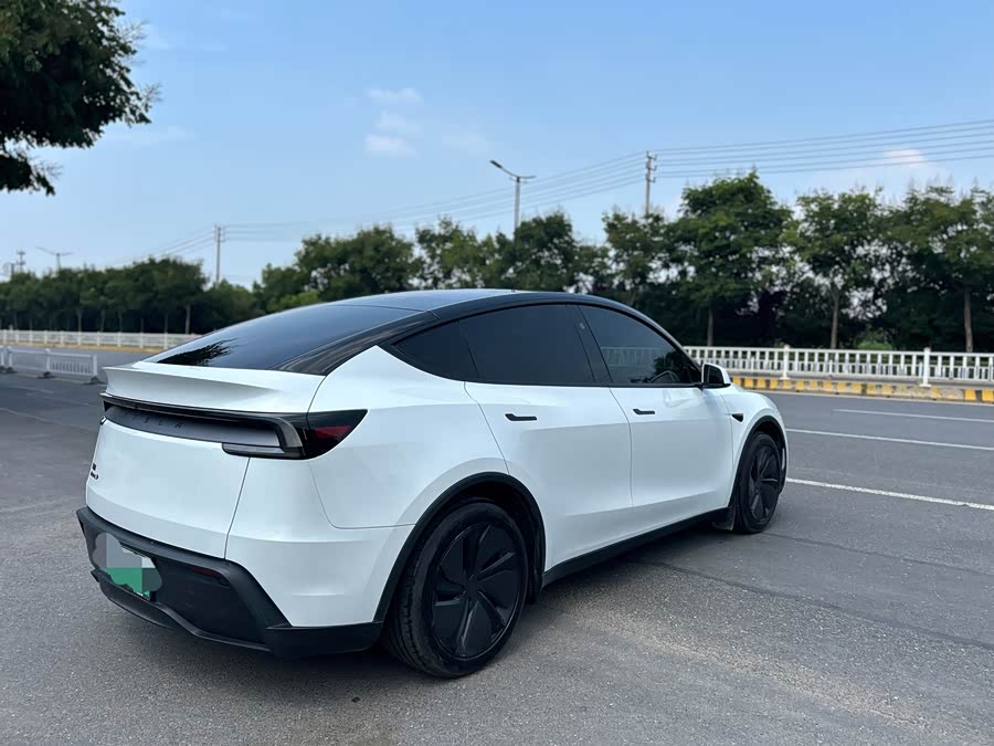Model Y 2025 RWD - zdjęcie 5