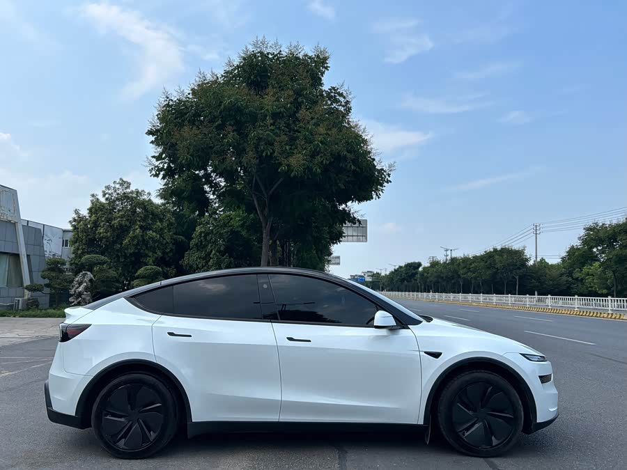 Model Y 2025 RWD - zdjęcie 6