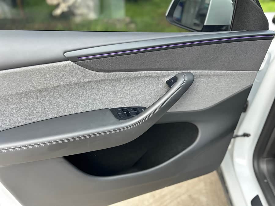 Model Y 2025 RWD - zdjęcie 9