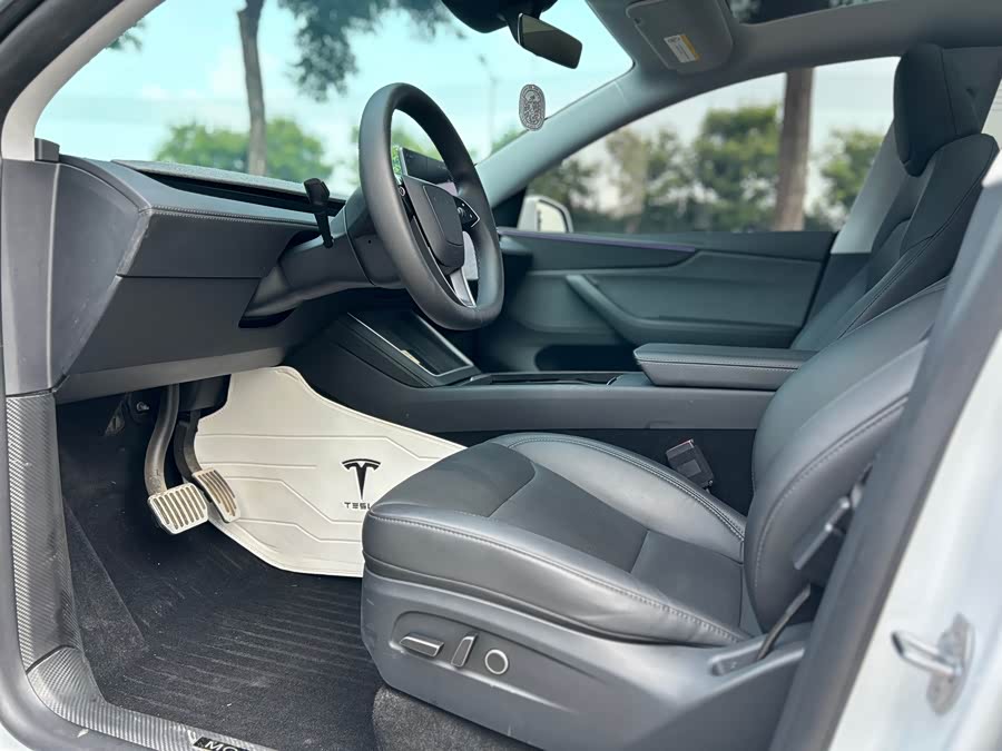 Model Y 2025 RWD - zdjęcie 10