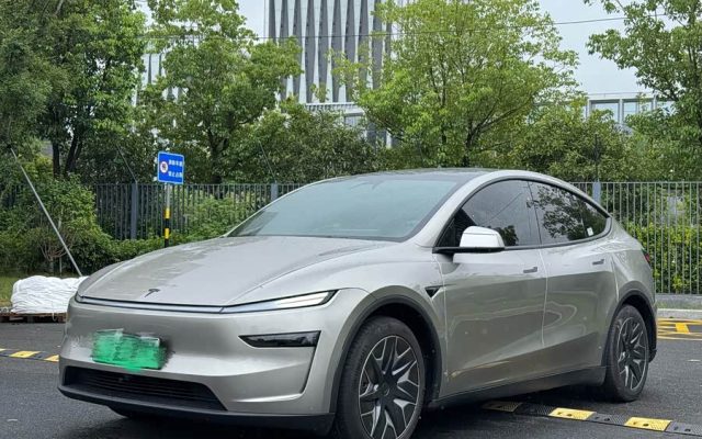 Model Y L 2025 Long Range All-Wheel Drive Version
